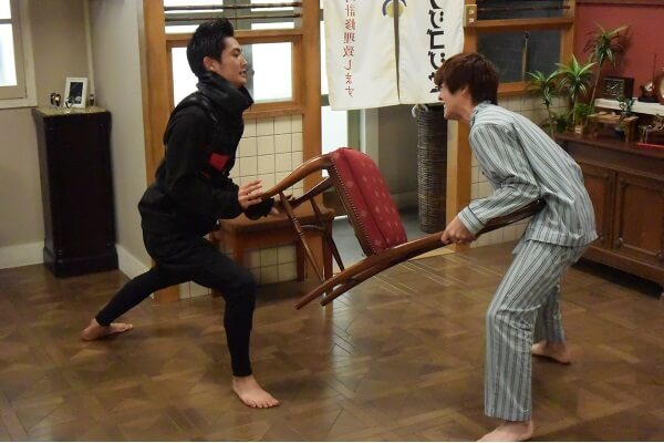 争うゲイツとソウゴ