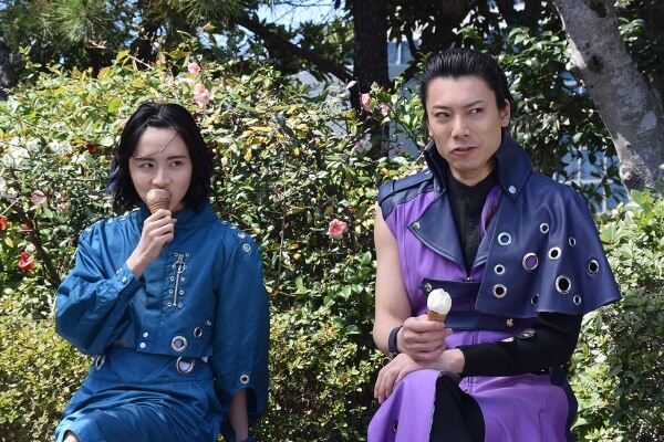 仮面ライダージオウ EP35:ソフトクリームを食べるスウォルツとウール
