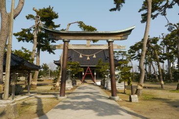 放生津八幡宮