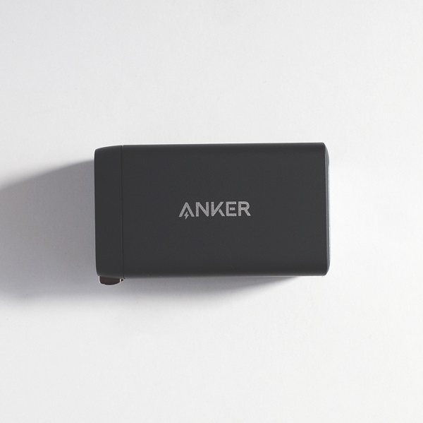 Anker PowerPort III 3-Port 65W Pod側面