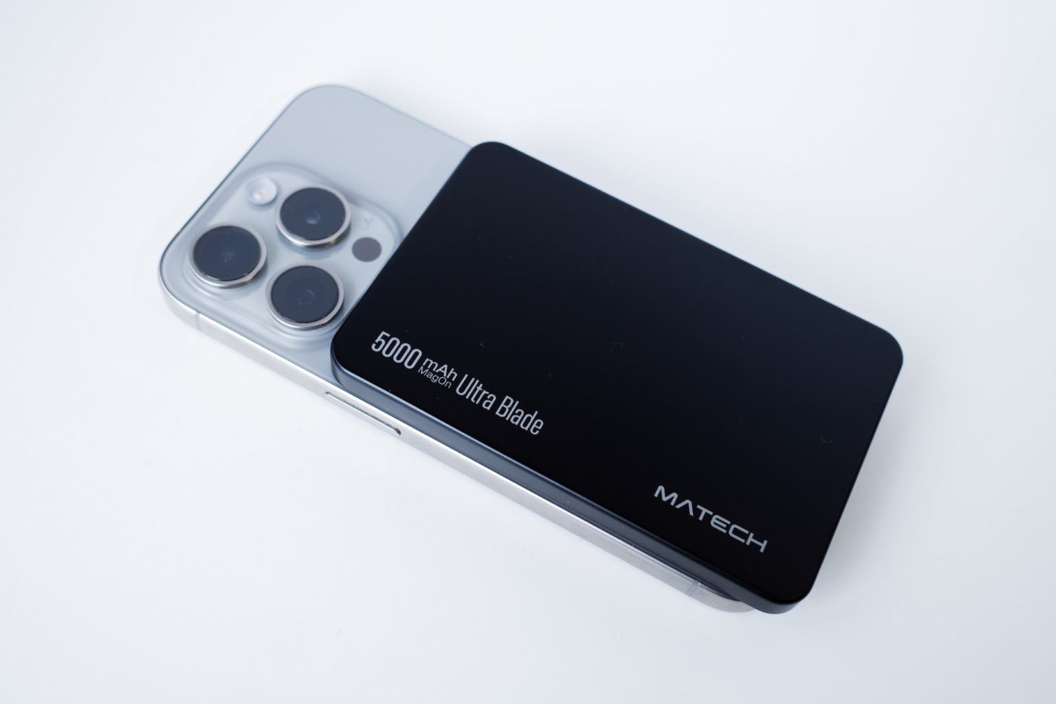 MATECH MagOn Ultra Blade 5000 レビュー｜iPhoneに最適な超薄型MagSafe&Qi2対応ワイヤレスモバイル ...