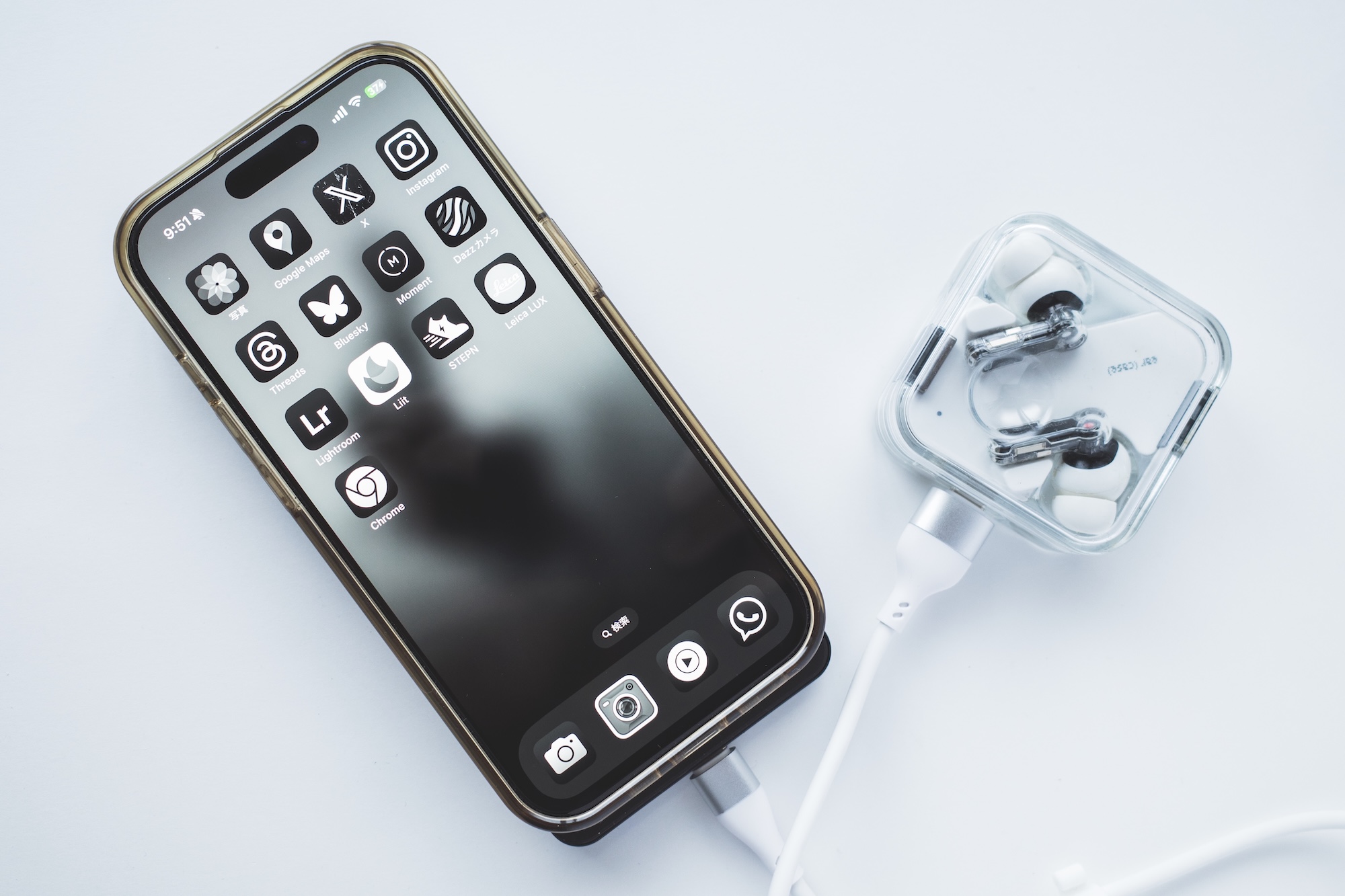 MATECH MagOn Ultra Blade 5000でiPhone 15 ProとNothing ear 2を同時に充電