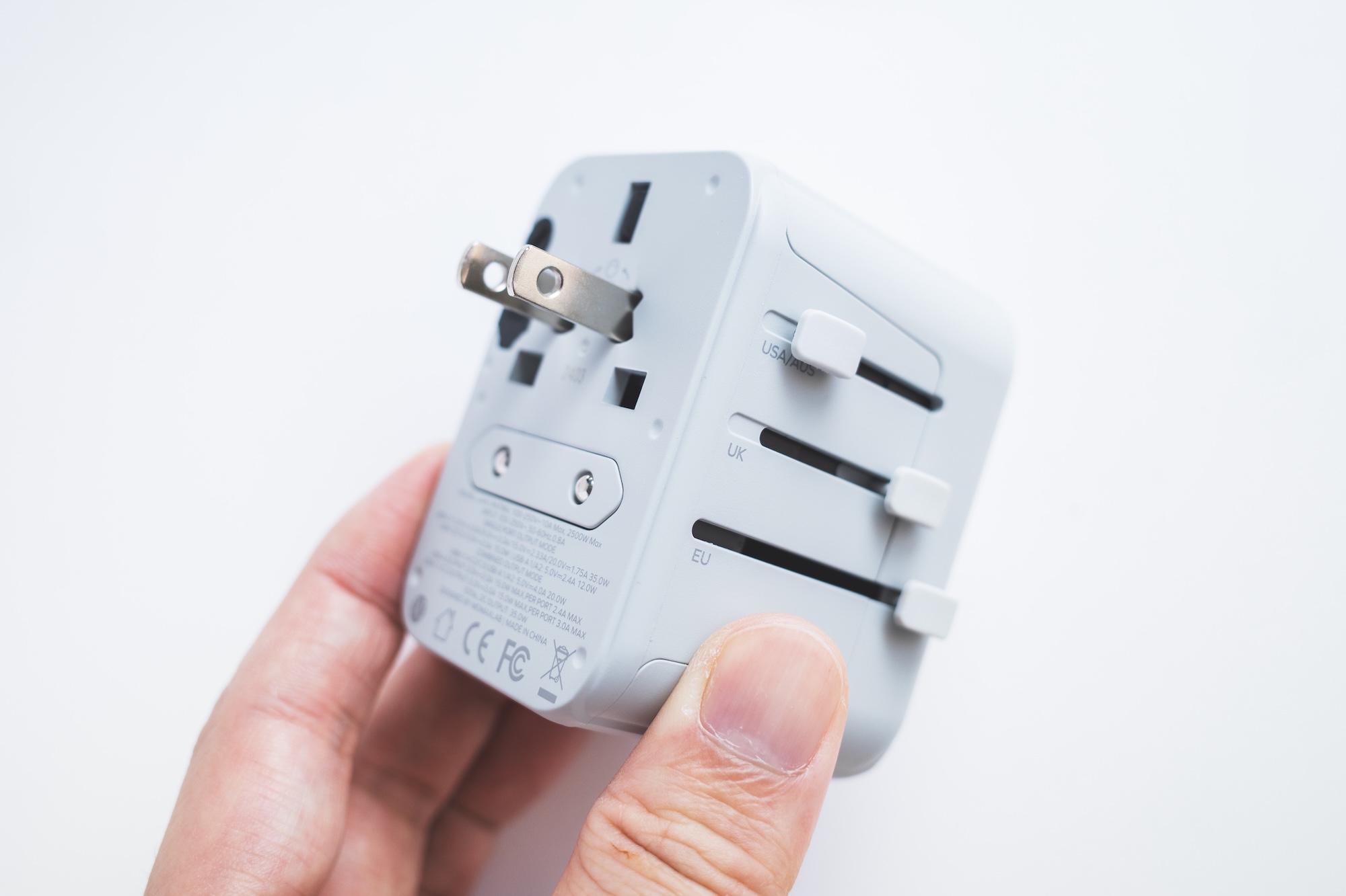 momax 1-World 5-Port Travel Charger 35W USA/JP/AUS変換プラグ