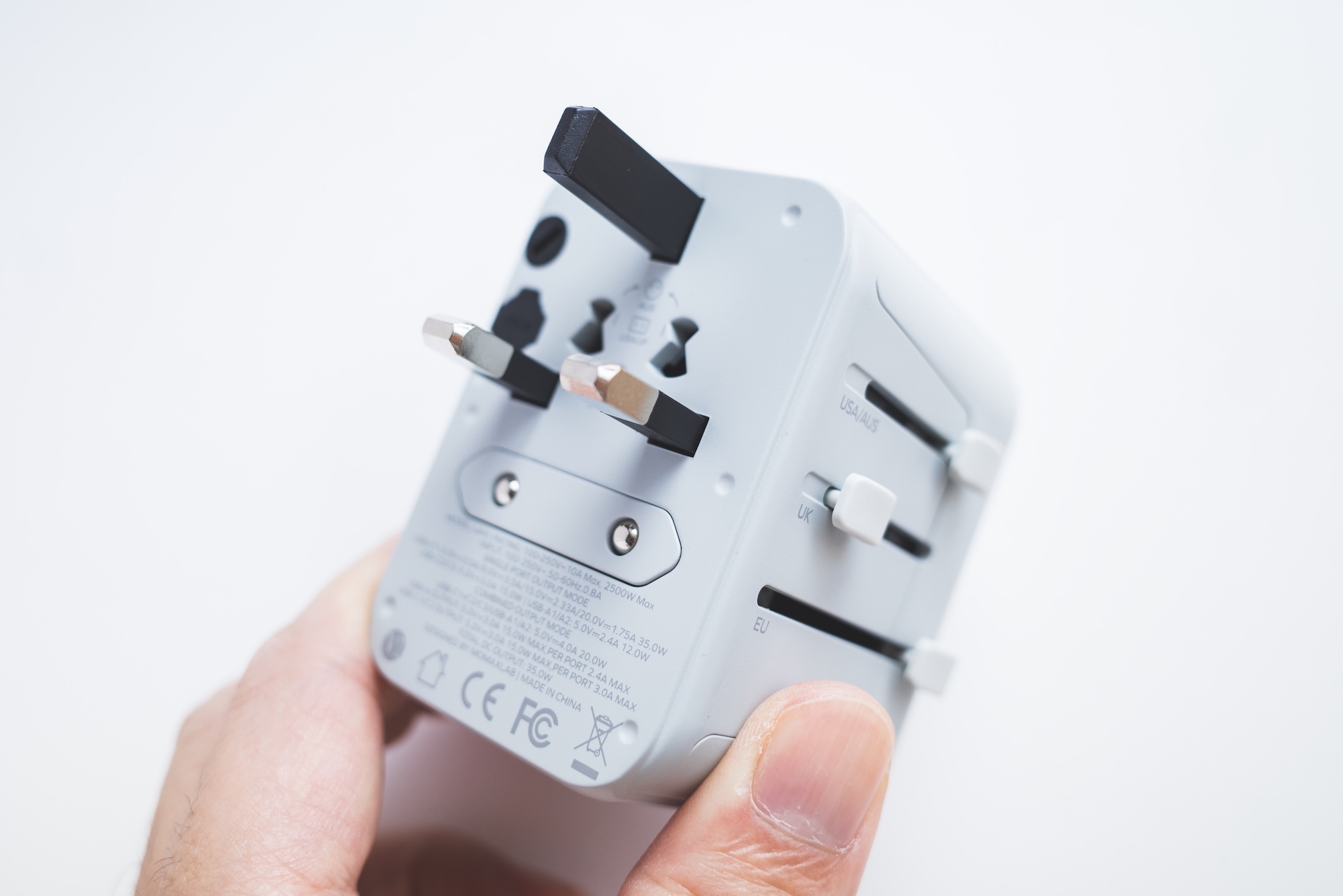 momax 1-World 5-Port Travel Charger 35W UK変換プラグ