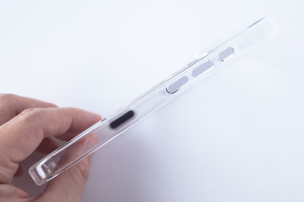 Getri Flat iPhone 16 Clear Case with Magneticアクションボタン・音量ボタン