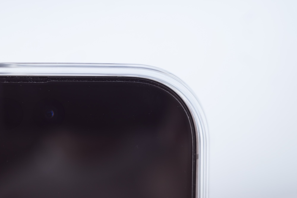 Getri Flat iPhone 16 Clear Case with Magneticの縁の厚み