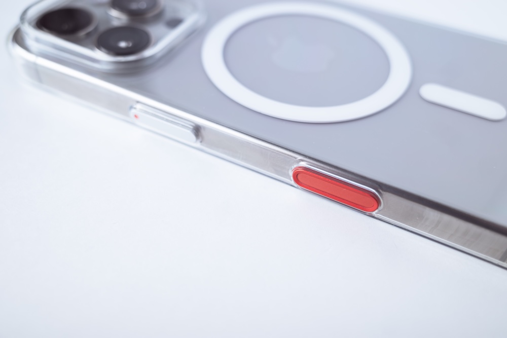 Getri Flat iPhone 16 Clear Case with Magnetic使用イメージ