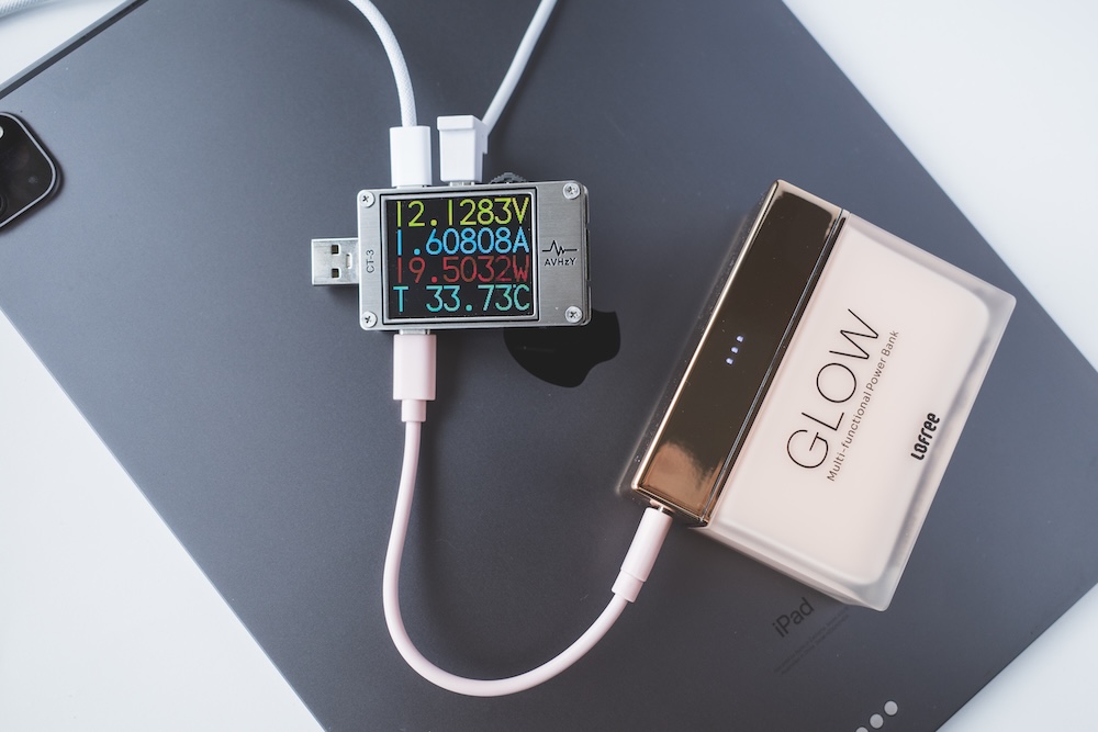 Lofree Glow Power BankでiPad Pro 12.9インチを充電