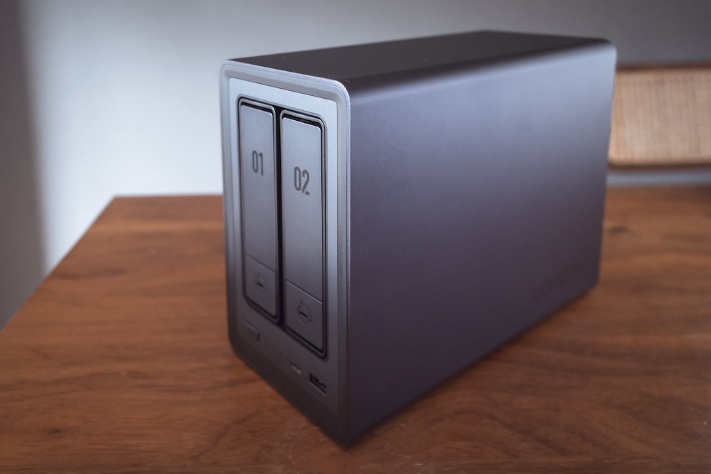 UGREEN NASync DXP2800外観