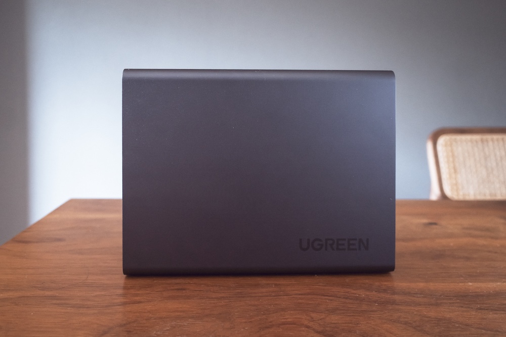 UGREEN NASync DXP2800サイド