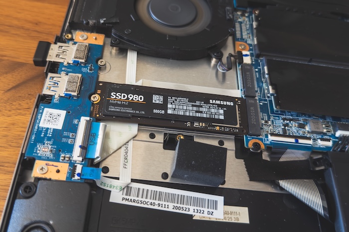 EaseUS Disk CopyでクローンしたSSDに換装