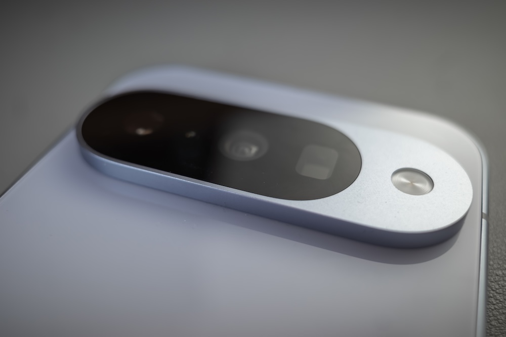 Google Pixel 10 Frostカメラバー
