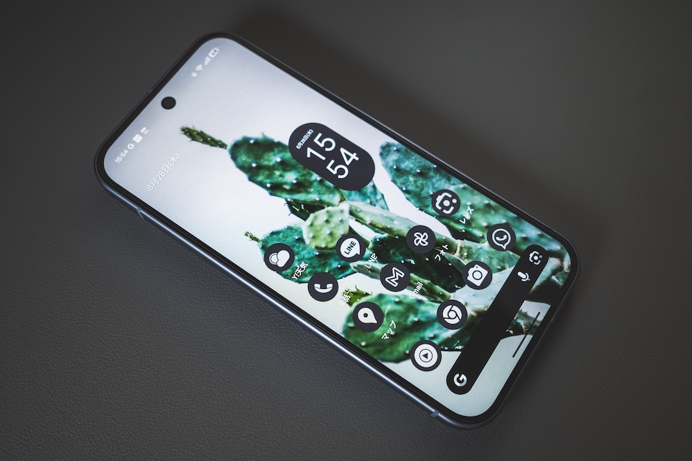 Google Pixel 10、ORRAS GlassGo Ultra貼り付け後のディスプレイ