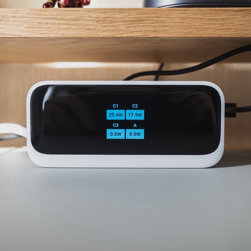 Anker Nano Charging Station (7-in-1, 100W, 巻取り式 USB-Cケーブル)ディスプレイ各ポート出力