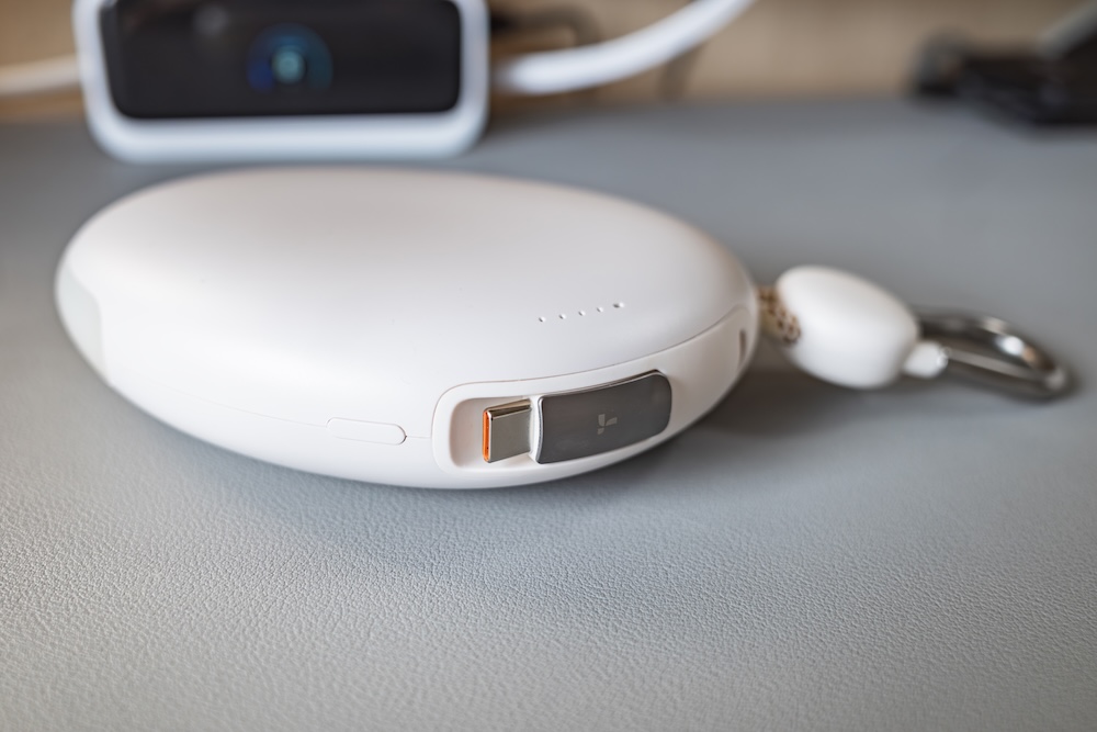 TORRAS FlexLine Pebbleの内蔵USB-Cケーブル