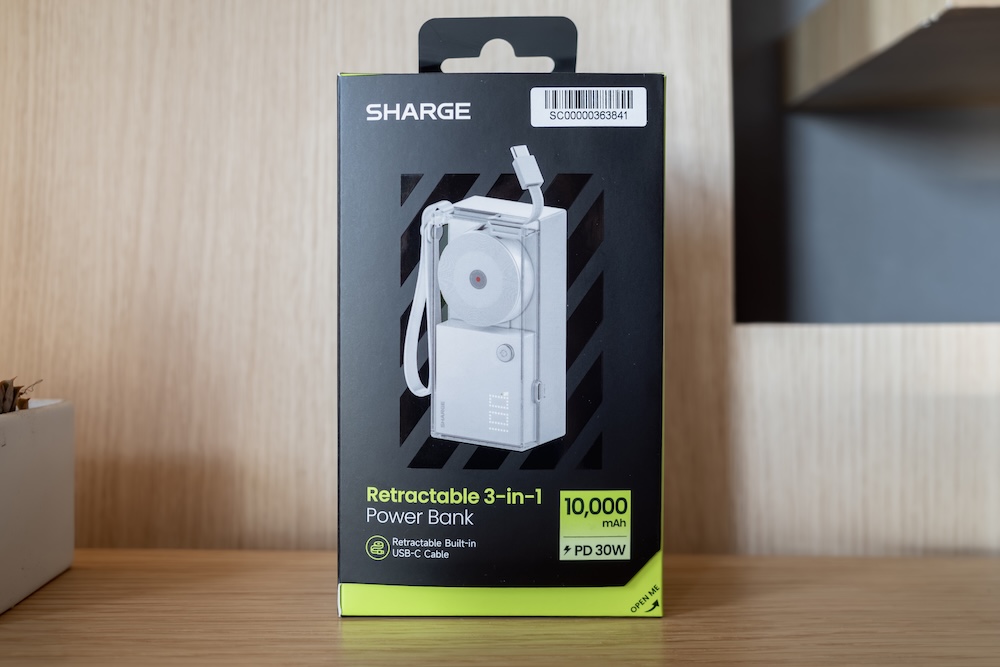 SHARGE 格納式 3-in-1 コンセント一体型モバイルバッテリーのパッケージ