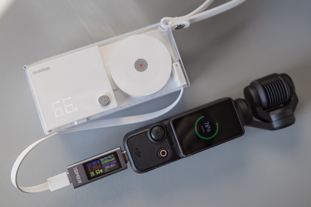SHARGE 格納式 3-in-1 コンセント一体型モバイルバッテリーでDJI Osmo Pocket 3を充電