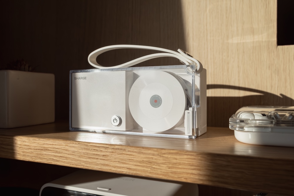 SHARGE 格納式 3-in-1 コンセント一体型モバイルバッテリーイメージ