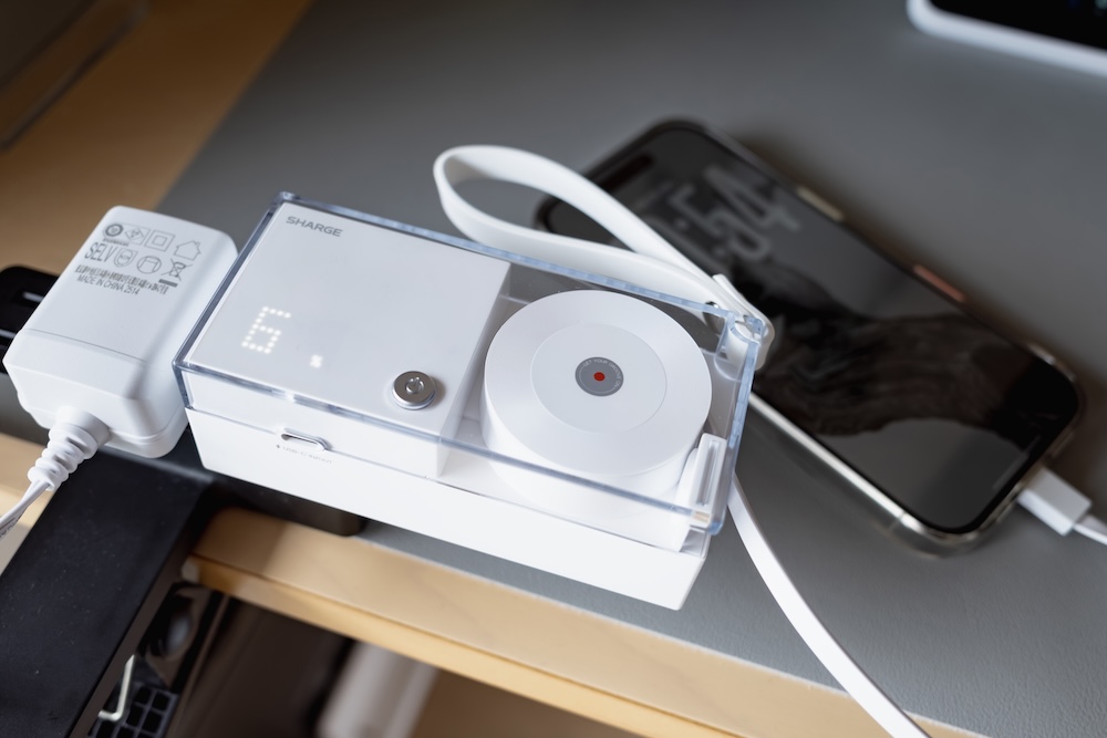 SHARGE 格納式 3-in-1 コンセント一体型モバイルバッテリーを充電器として使用