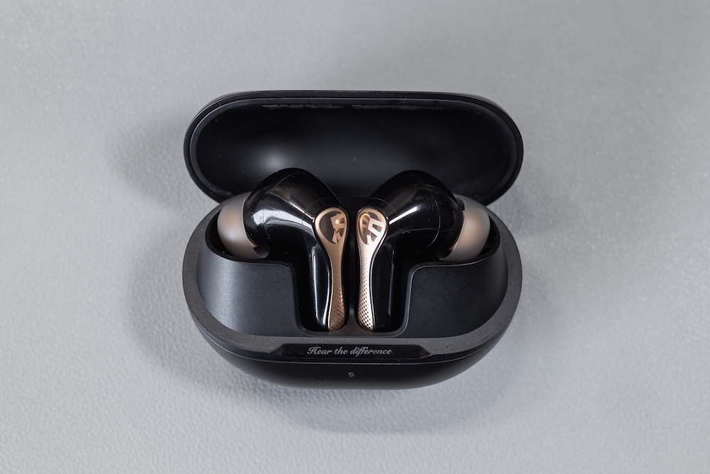 SOUNDPEATS Air5 Pro+ふたオープン