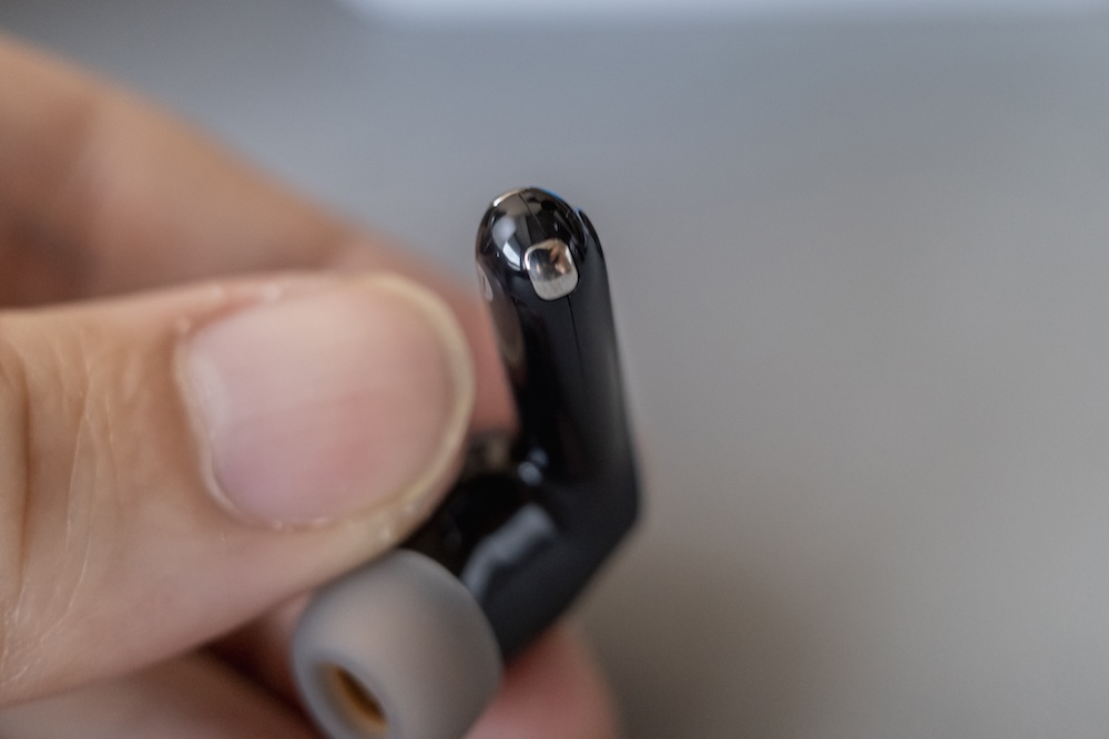 SOUNDPEATS Air5 Pro+充電接触部