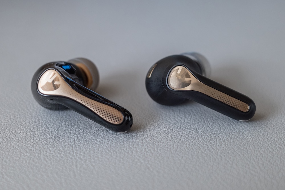 SOUNDPEATS Air5 Pro+とCapsule 3 Pro+イヤホン外側