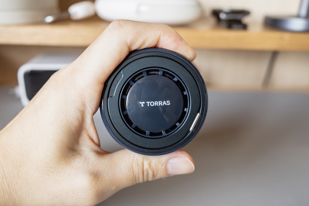 TORRAS Ostand PolarCircle Qi2 25Wのサイズ感