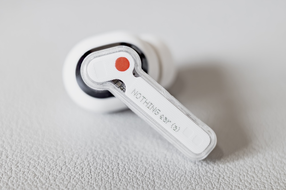 Nothing Ear (a)イヤホン本体の外側