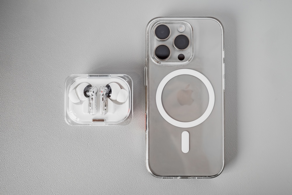 Nothing Ear (a)とiPhone 16 Pro