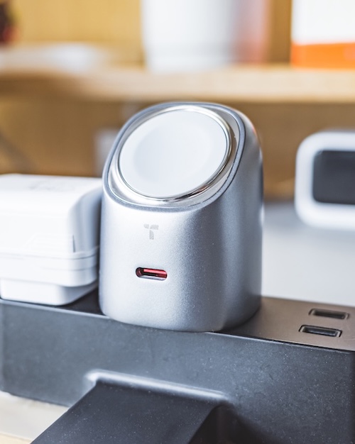 TORRAS FlashEye縦コンセントに設置