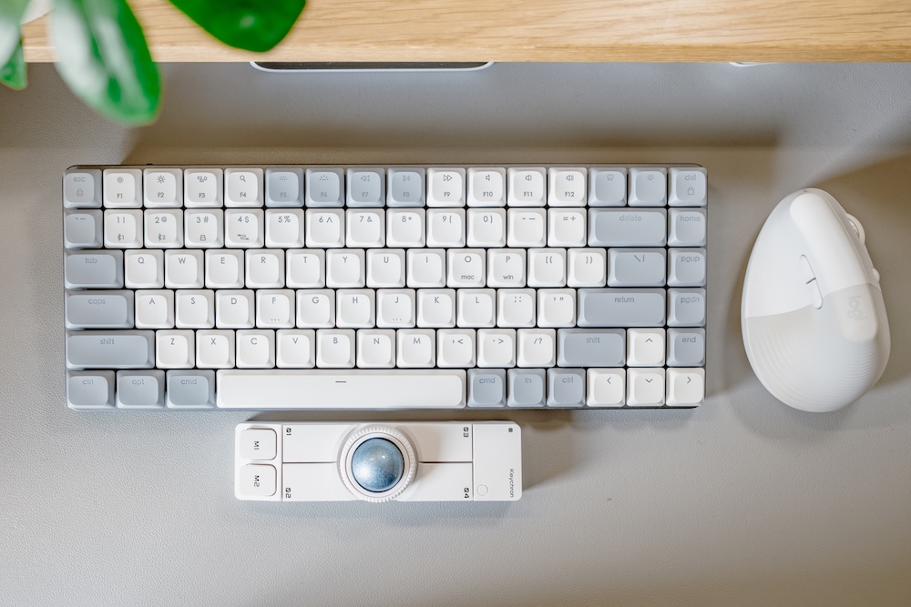 Keychron Nape Proをキーボード手前にセット