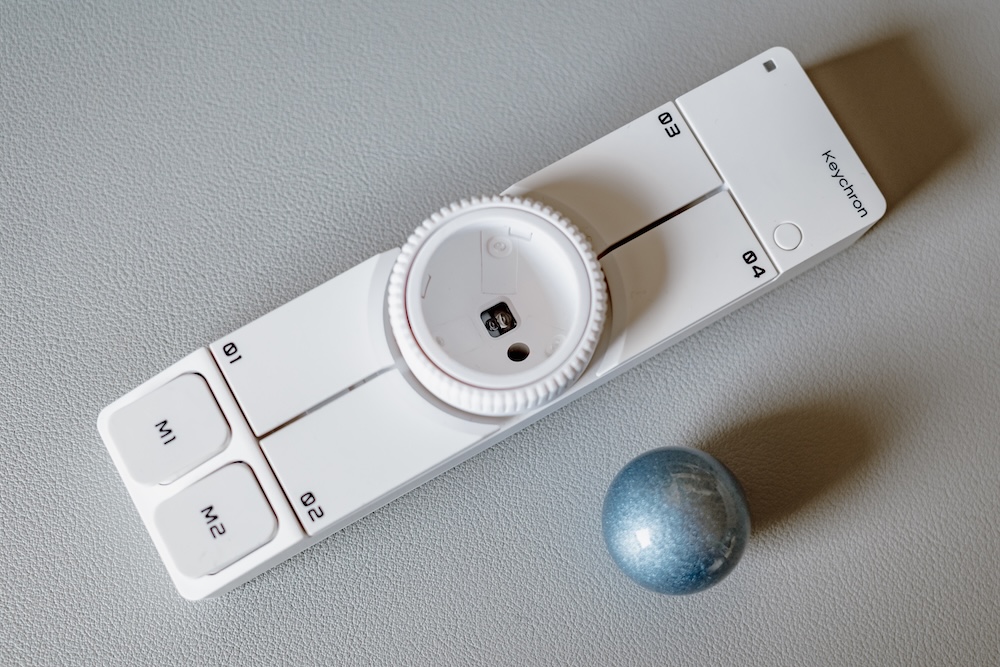 Keychron Nape Proのボールを取り外し