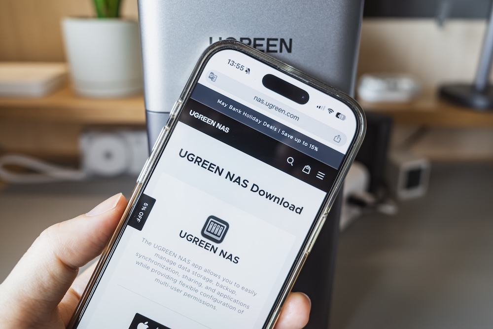 UGREEN NASync DH2300 NFCで読み込んだUGREEN NASアプリダウンロードページ