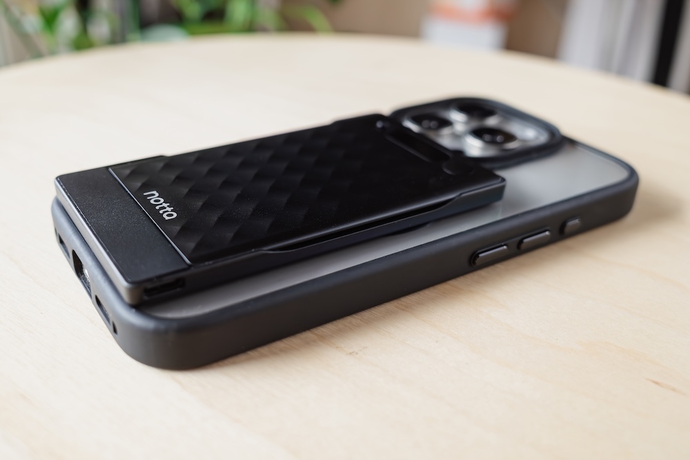 Notta Memo Type-CをiPhone 16 Proに装着