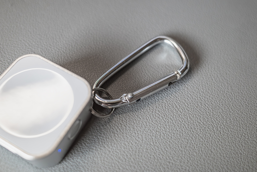 Satray Apple Watch用ワイヤレス充電器 付属のカラビナ
