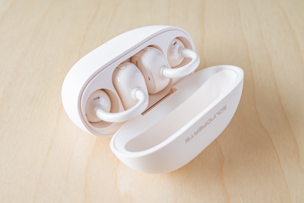 SOUNDPEATS UU2イヤーカフ ケースの蓋オープン