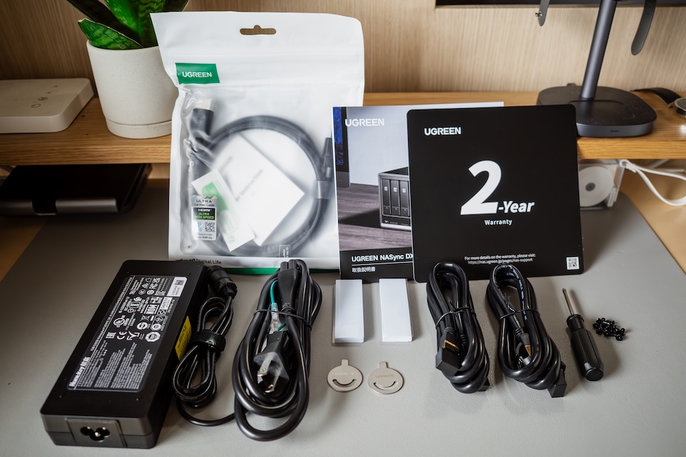 UGREEN NASync DXP4800 GT同梱品
