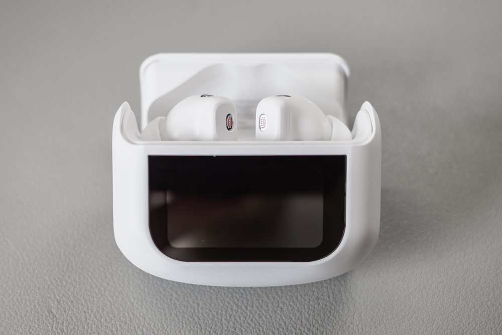Blackview AirBuds12ケースふたオープン