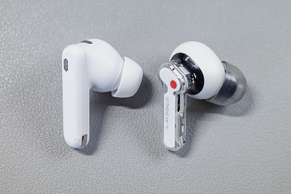 Blackview AirBuds12とNOTHING ear (a)の比較