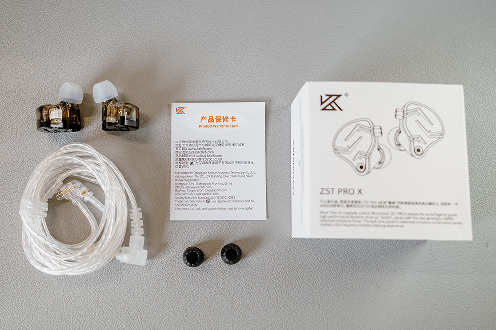KZ ZST PRO X 同梱品