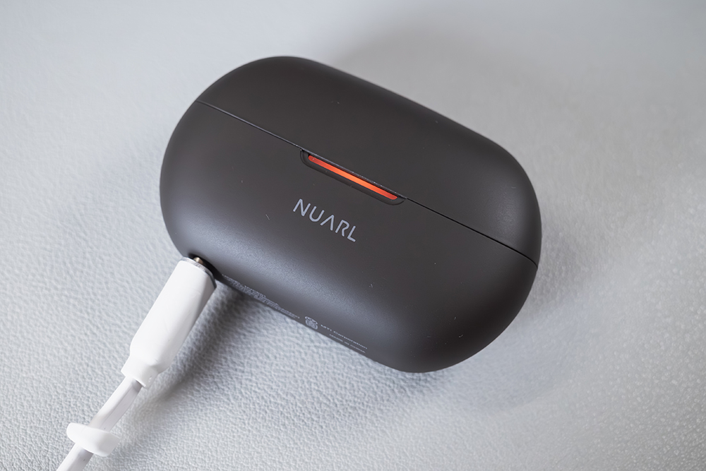 NUARL νClipを有線充電