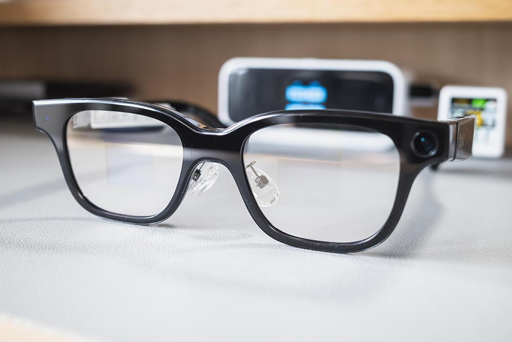 Rokid Glassesフレーム斜め前