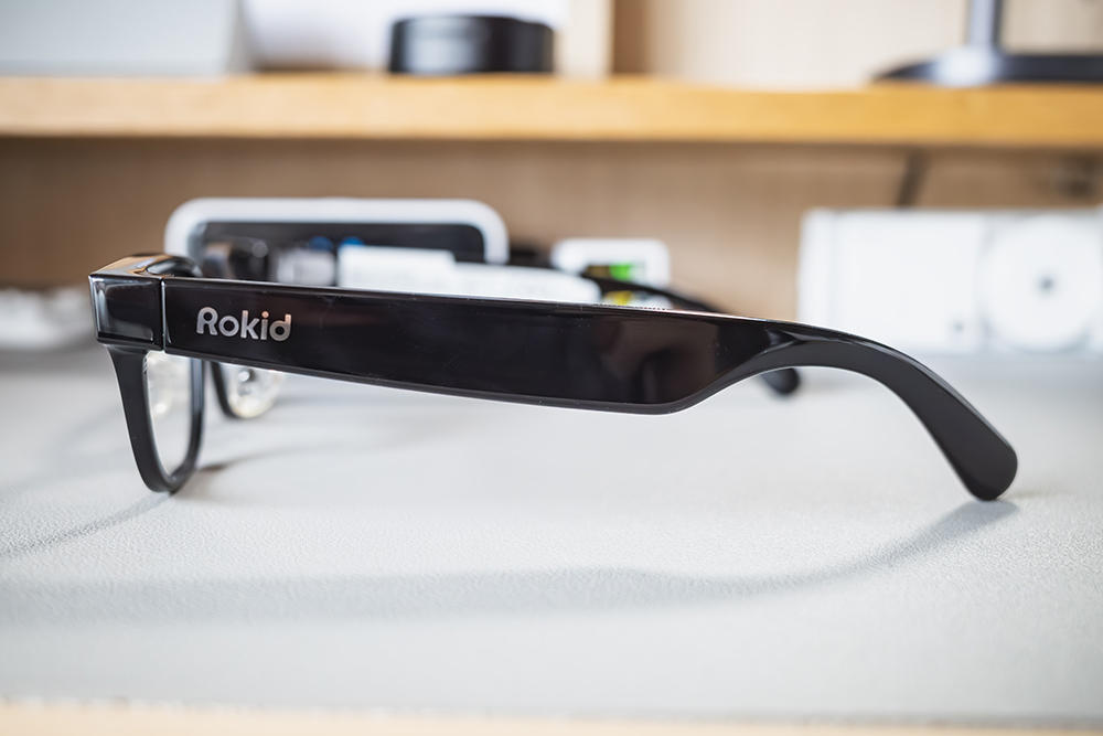 Rokid Glasses左側面