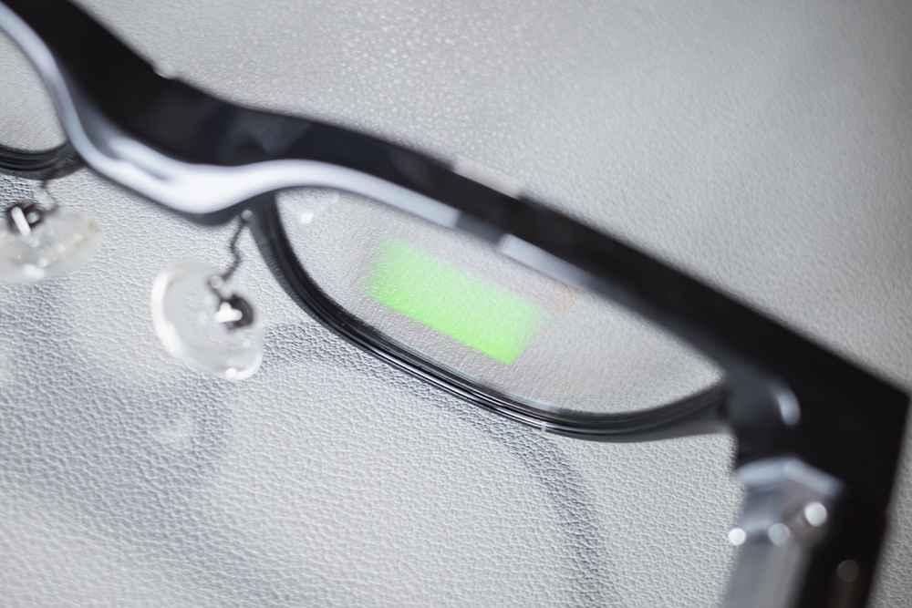 Rokid Glasses画面点灯時のレンズ