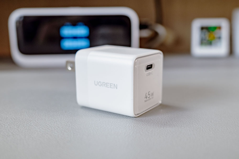 UGREEN Nexode Air 45W斜め前