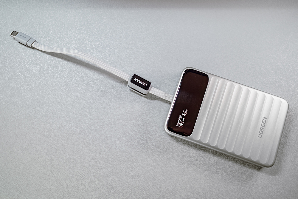 UGREEN Nexode Wavy内蔵ケーブルの長さ