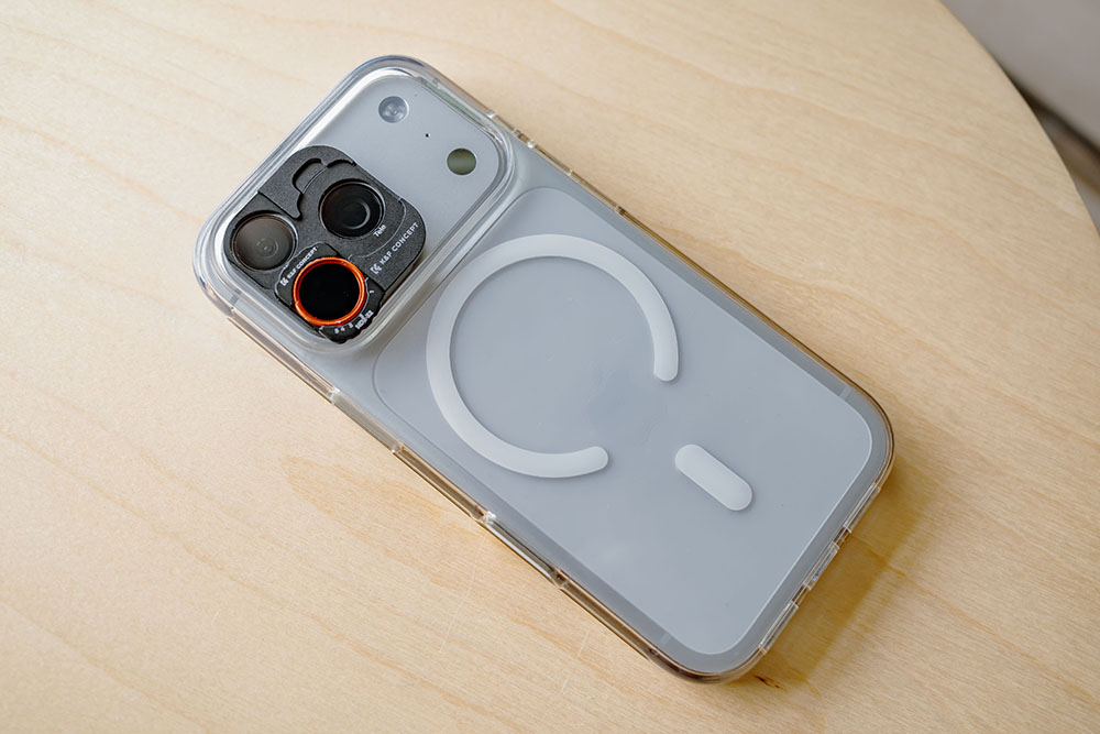 K&F CONCEPT iPhone Pro専用 フィルターマウントベース+可変NDフィルターをつけたiPhone 17 Pro