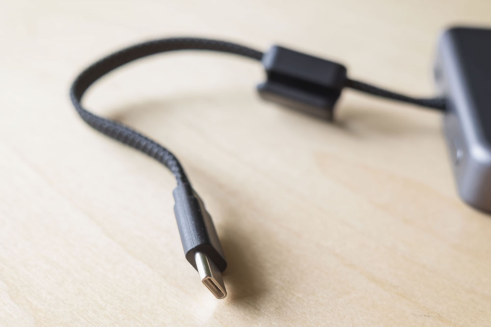 UGREEN MagFlow Pro 液体冷却式モバイルバッテリー 内蔵USB-Cケーブル