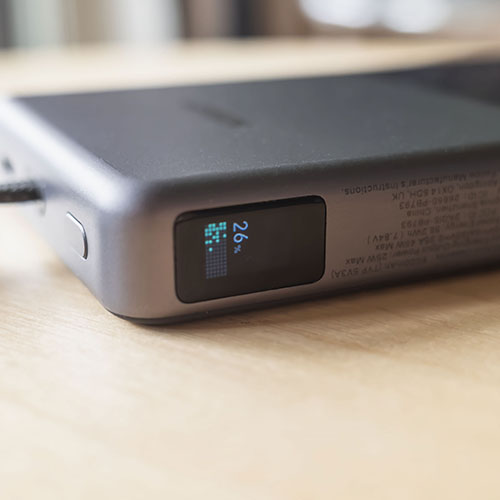 UGREEN MagFlow Pro 液体冷却式モバイルバッテリーのスマートディスプレイ(温度)